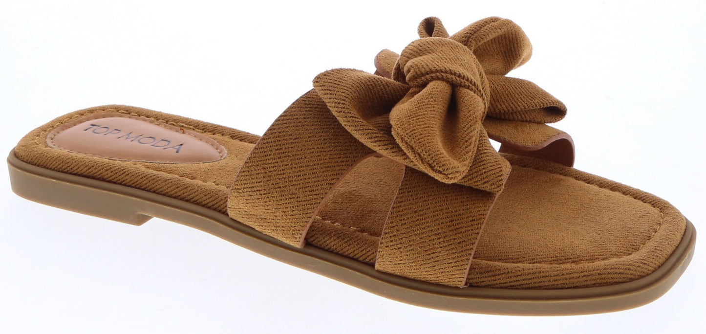 THE BOW SANDALS IN TAN
