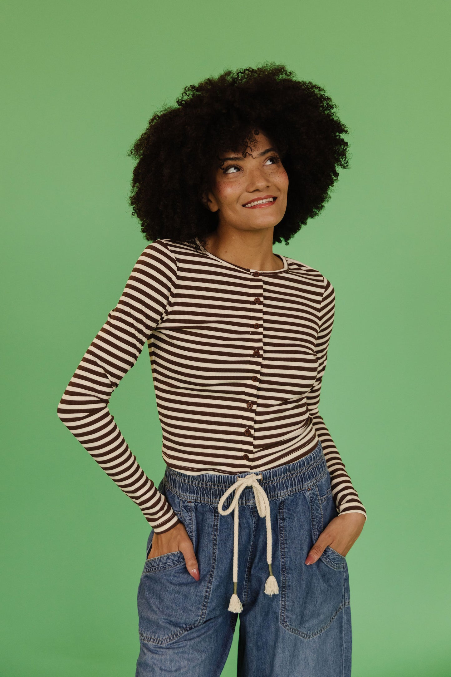 THE KELLY STRIPED TOP IN BROWN