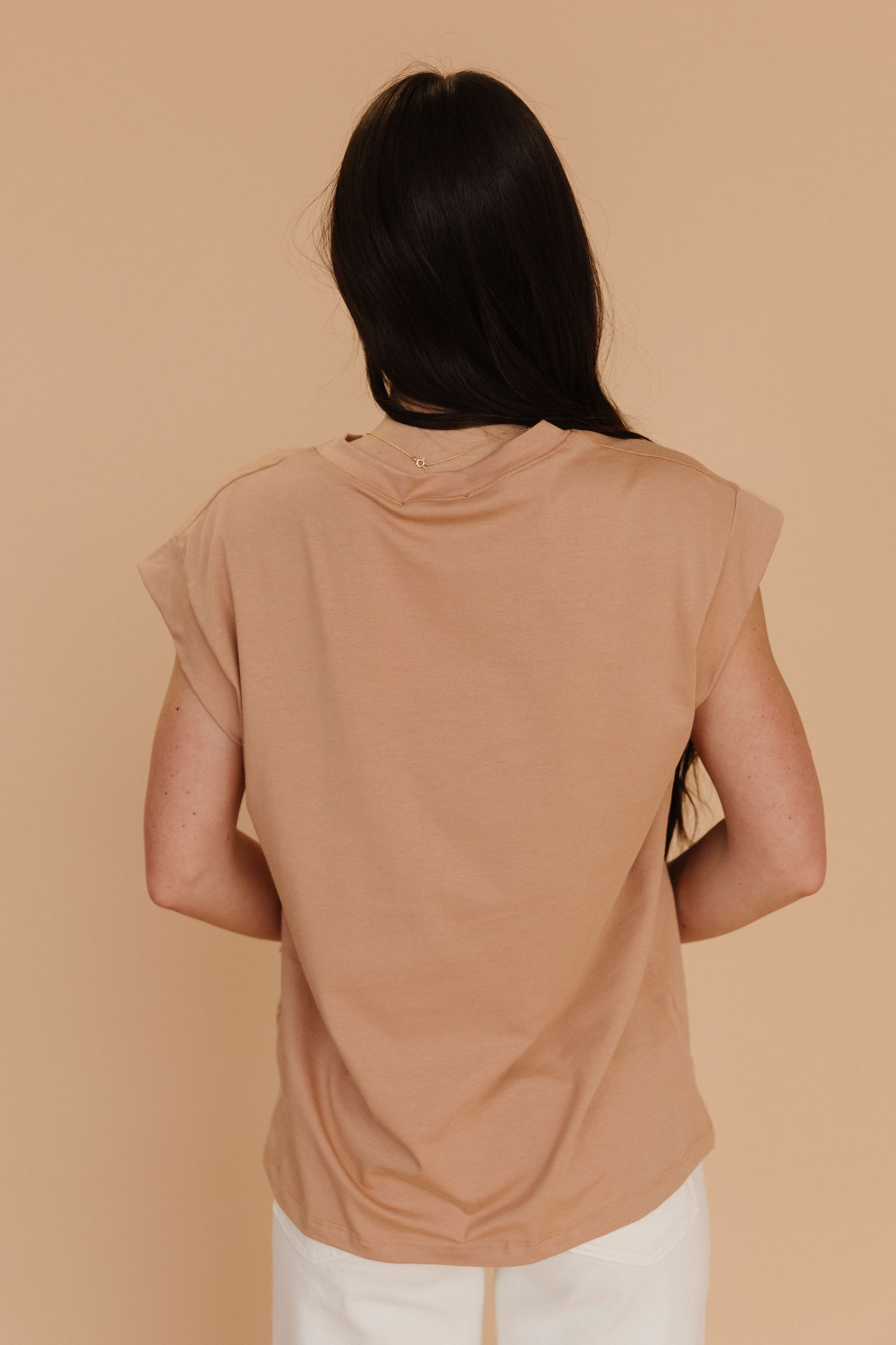 THE SKYLER SOLID TOP IN LATTE