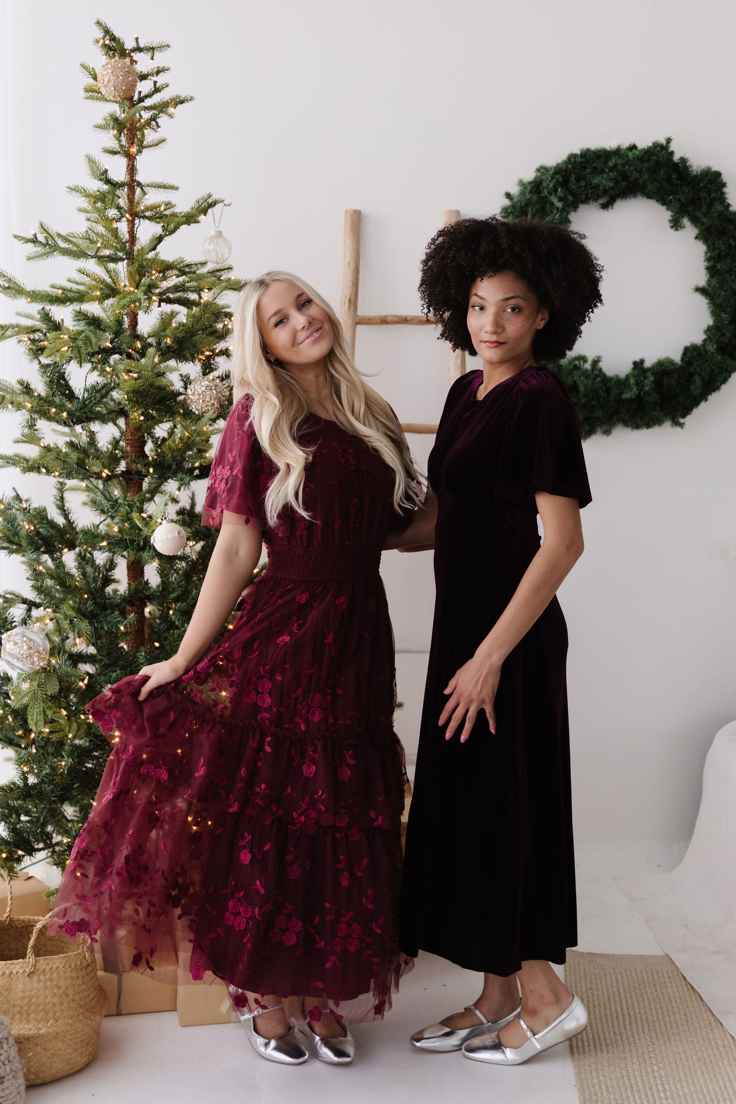 THE BRYNNA FLORAL EMBROIDERED DRESS IN WINE