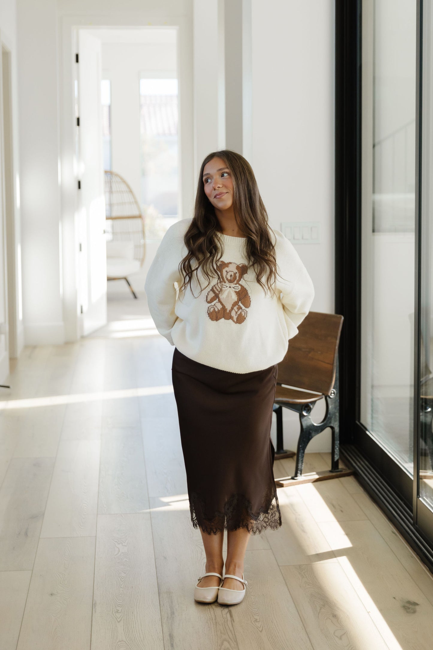 THE HONEY BEAR SWEATER IN CREAM