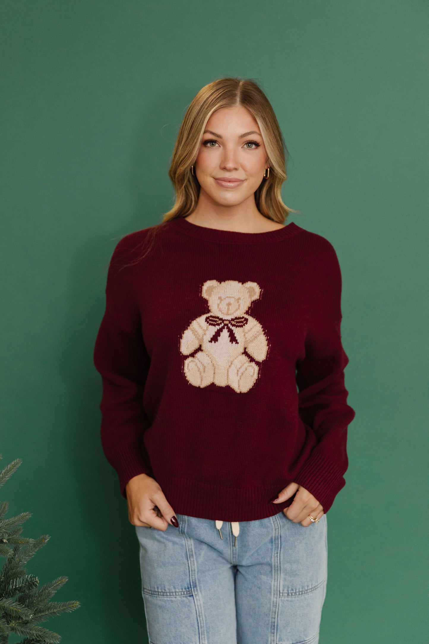 THE HONEY BEAR SWEATER IN BURGUNDY