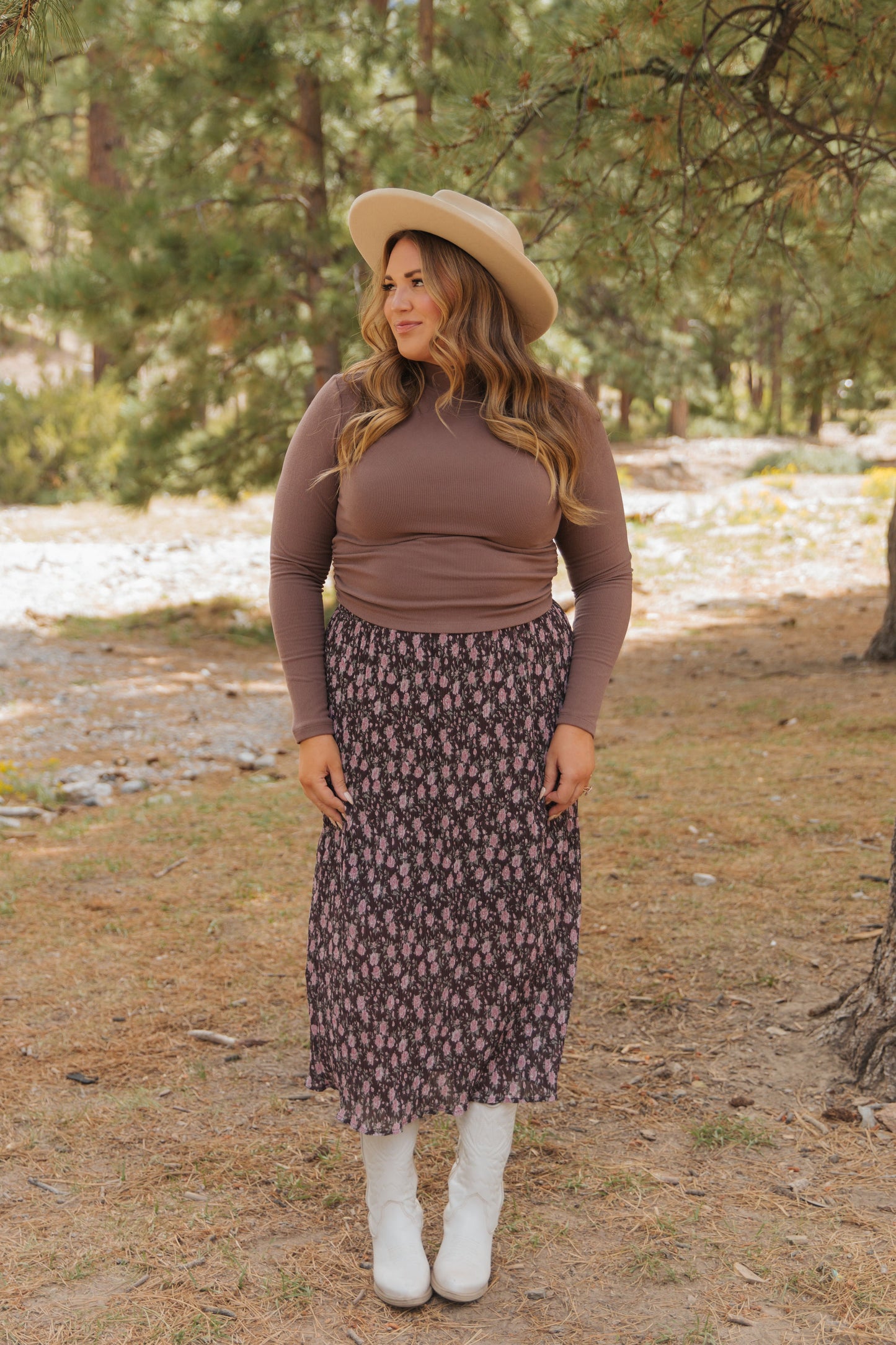 THE RICKIE RUCHED TURTLE NECK IN BROWN