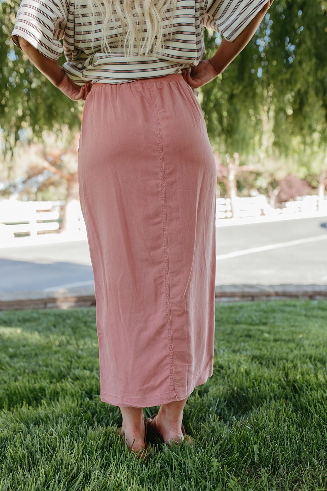 THE TATUM MIDI SKIRT IN DUSTY CORAL