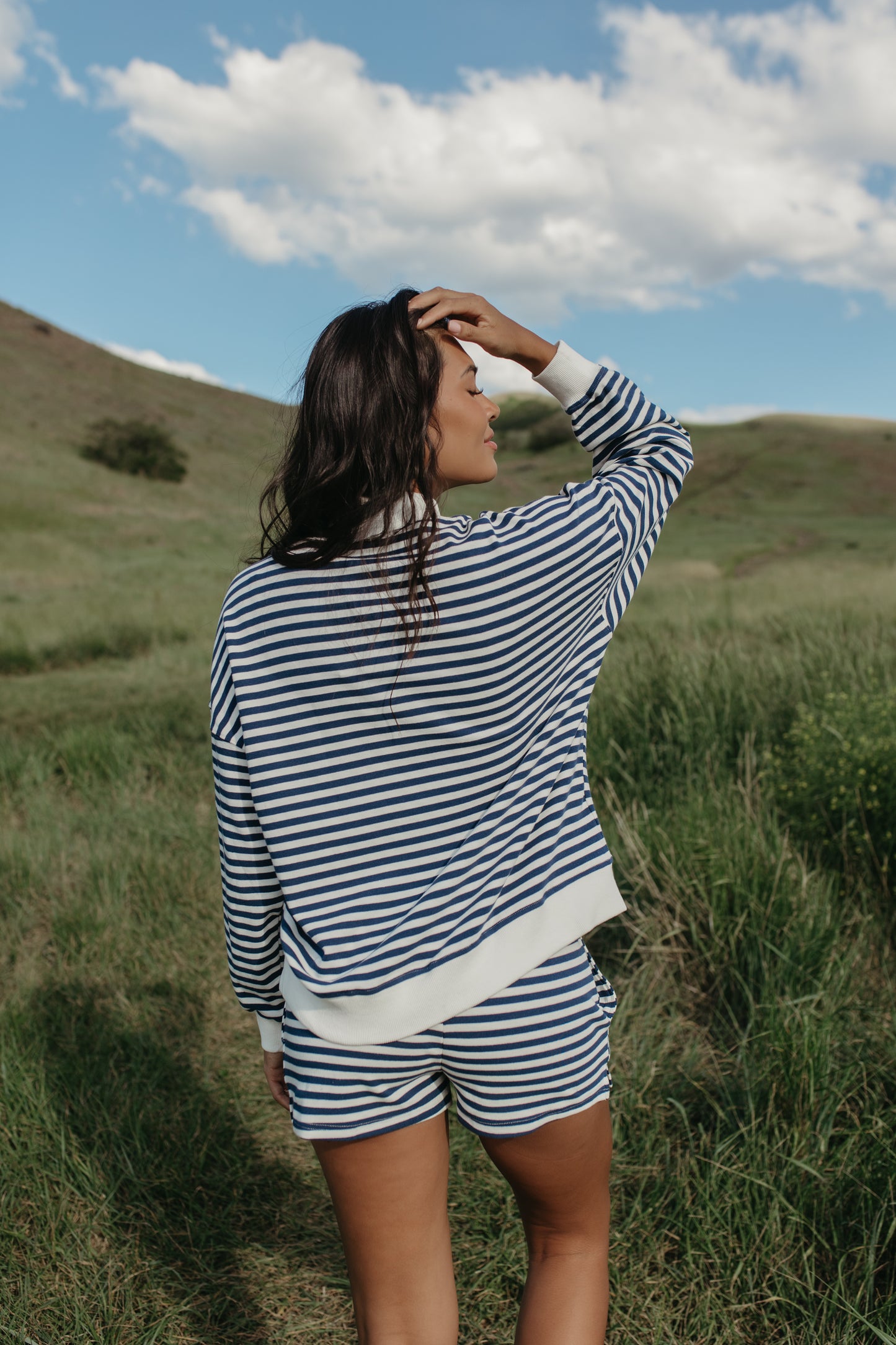 THE AMERICANA NAVY STRIPE MOCK NECK