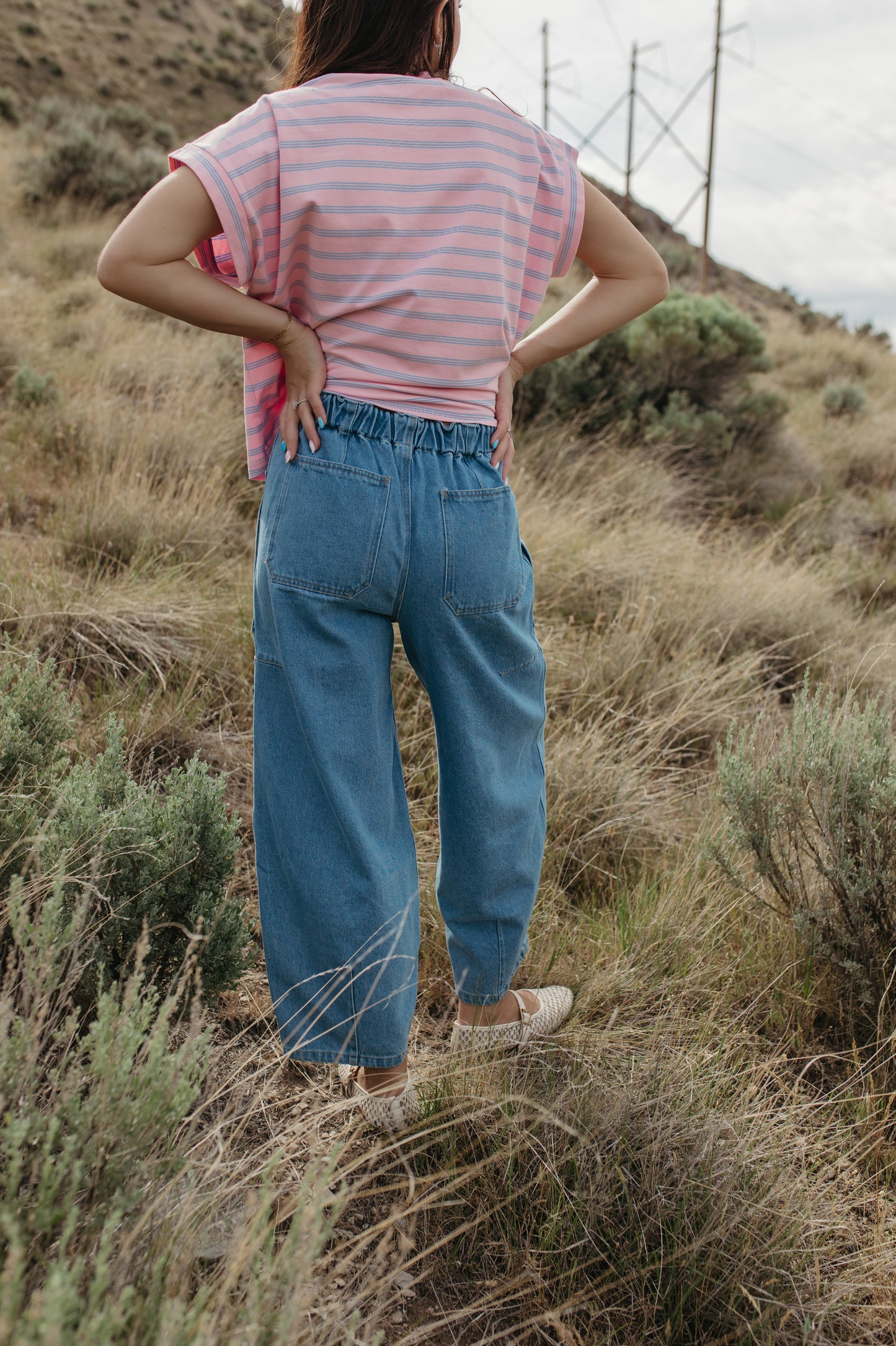 THE ZAYLEE WIDE LEG PANTS IN LIGHT BLUE