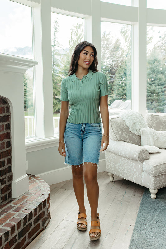 THE MALLORY RIBBED SHORT SLEEVE POLO IN OLIVE