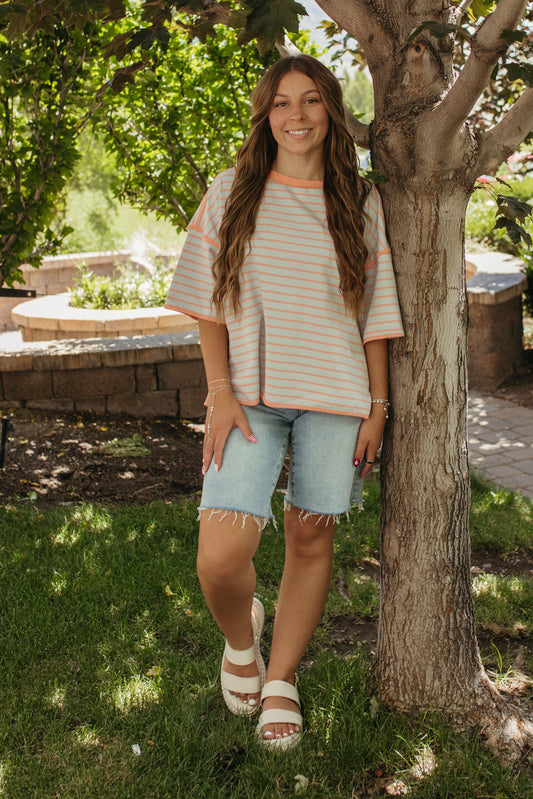 THE ZORA RELAXED STRIPED TEE IN CORAL/BLUE