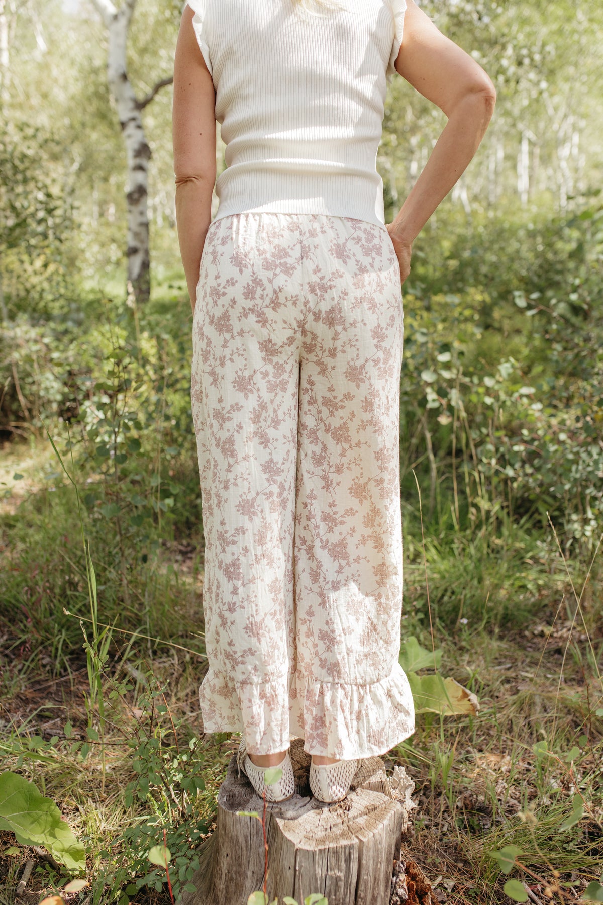 THE NAOMI FLORAL WIDE LEG PANTS IN IVORY