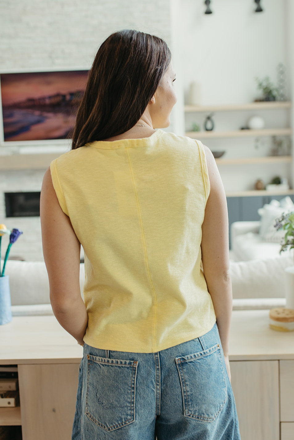 THE KHYLEE SLEEVELESS COTTON TOP IN PALE YELLOW