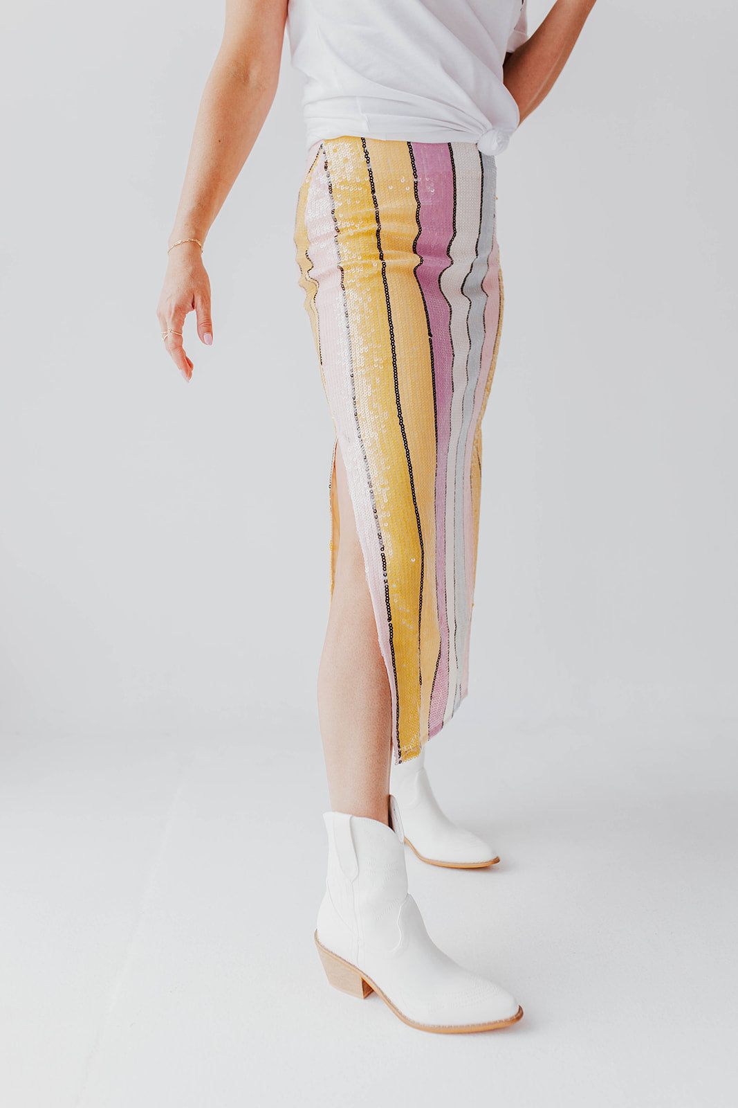 THE WESTERN ANKLE BOOTS IN WHITE