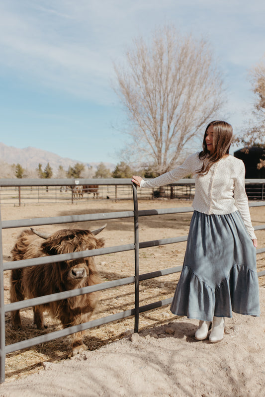 THE FINLEY FLORAL TOP IN CREAM