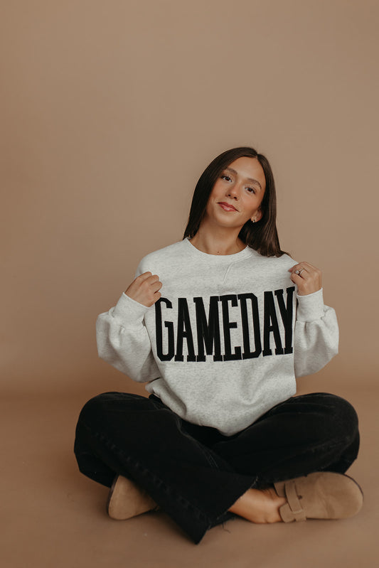 THE GAMEDAY SWEATSHIRT IN GRAY