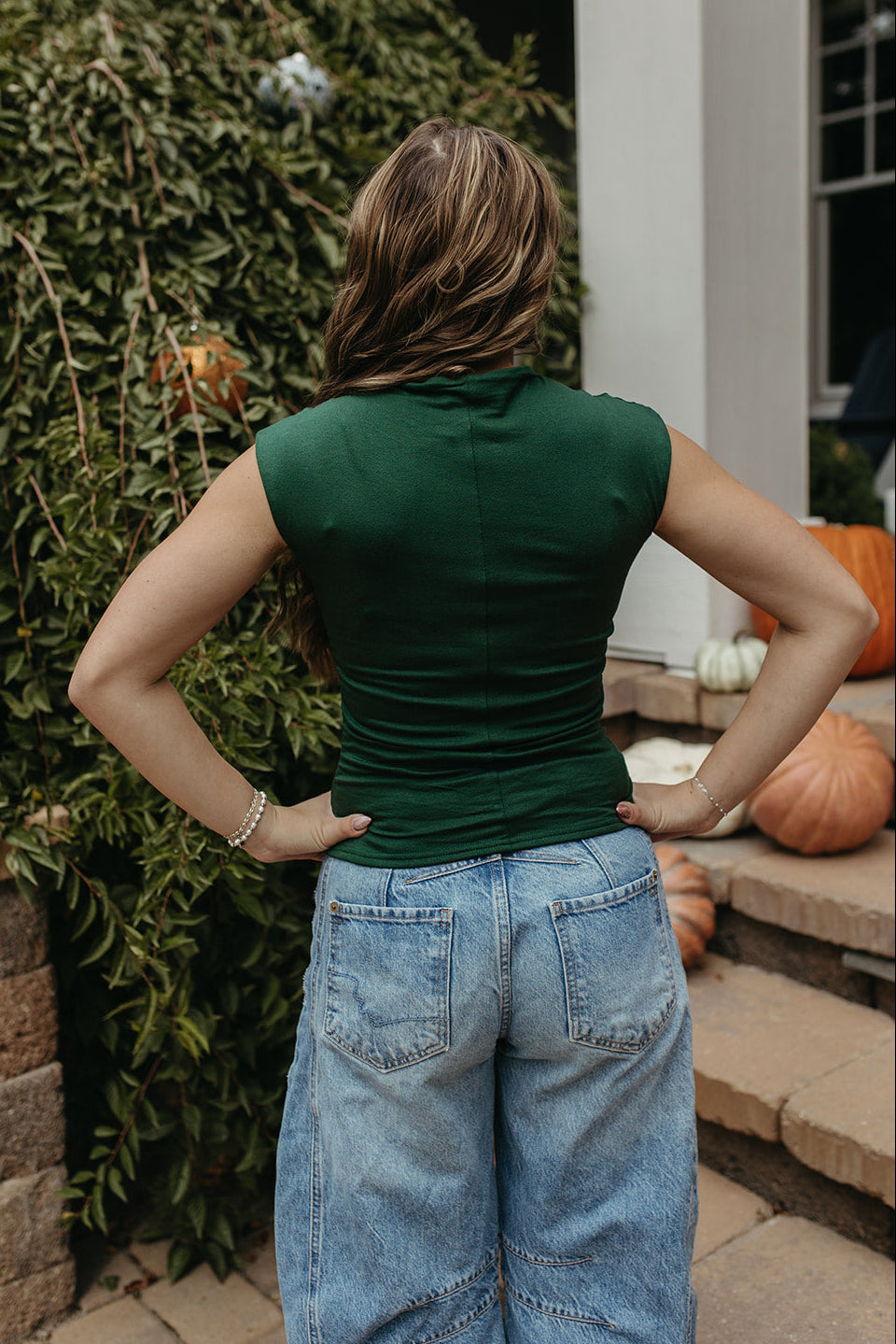 THE KIARA KNIT TOP IN HUNTER GREEN