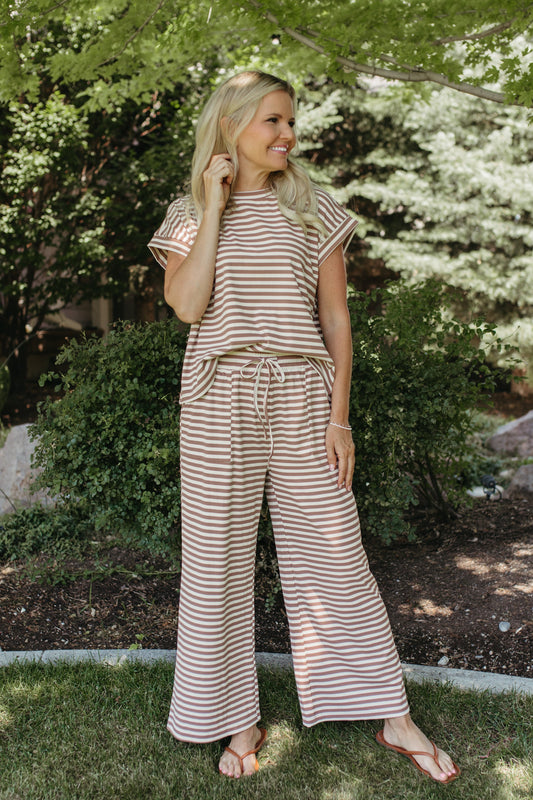 THE TAYLEE STRIPED RIBBED SET IN CREAM/BROWN