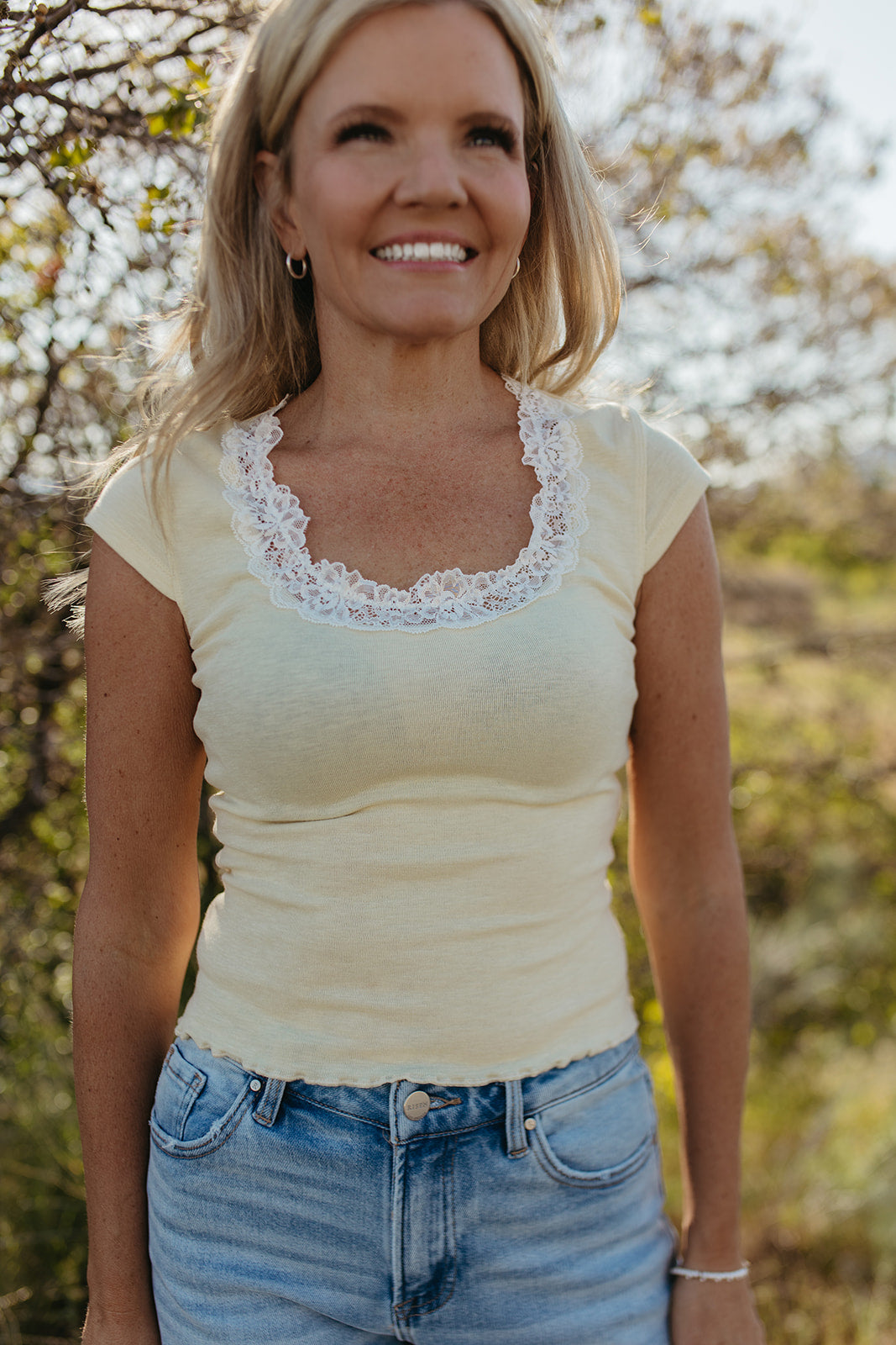 THE EVERLY LACE TEE IN YELLOW