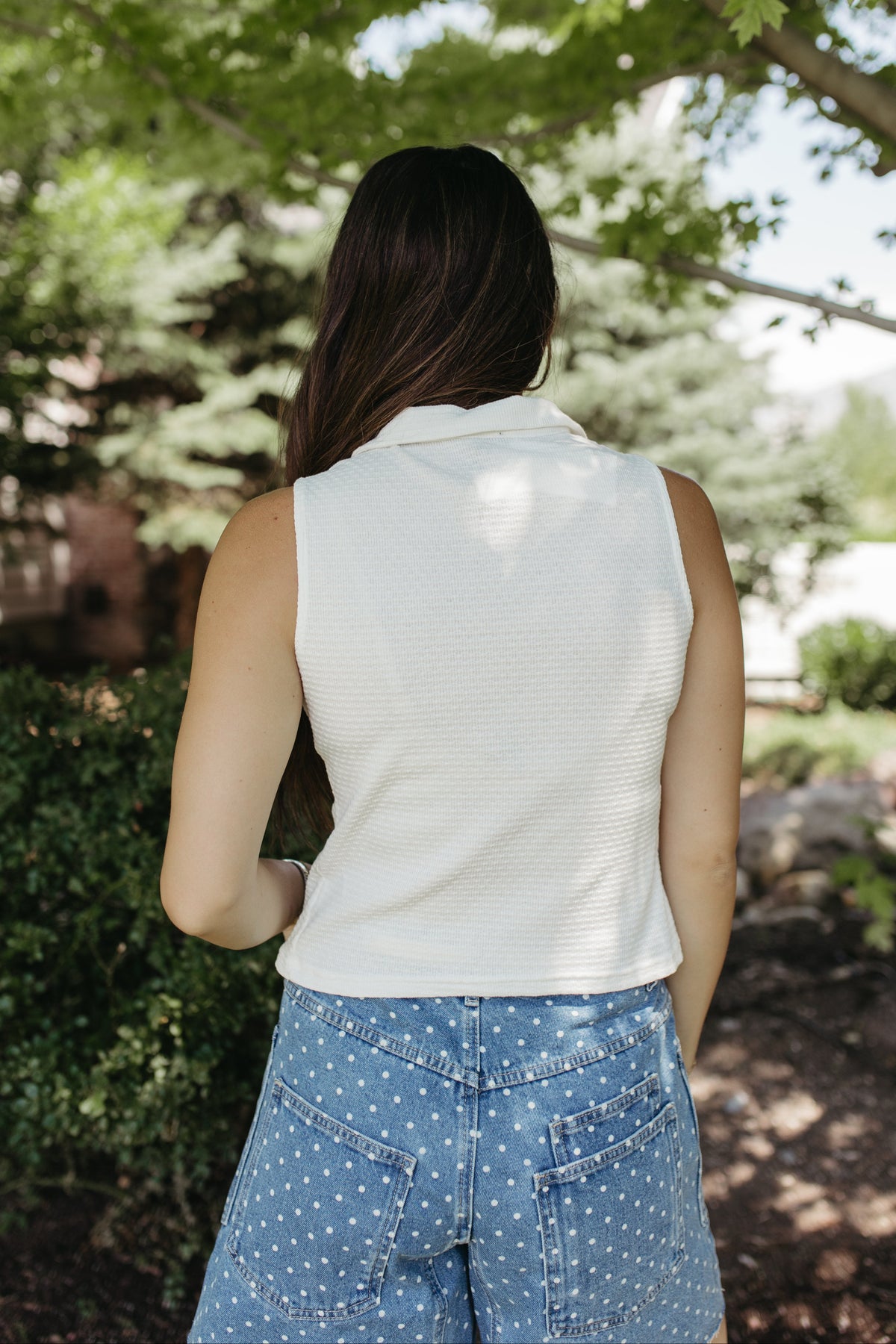 THE ELIZABETH COLLAR NECK TOP IN IVORY