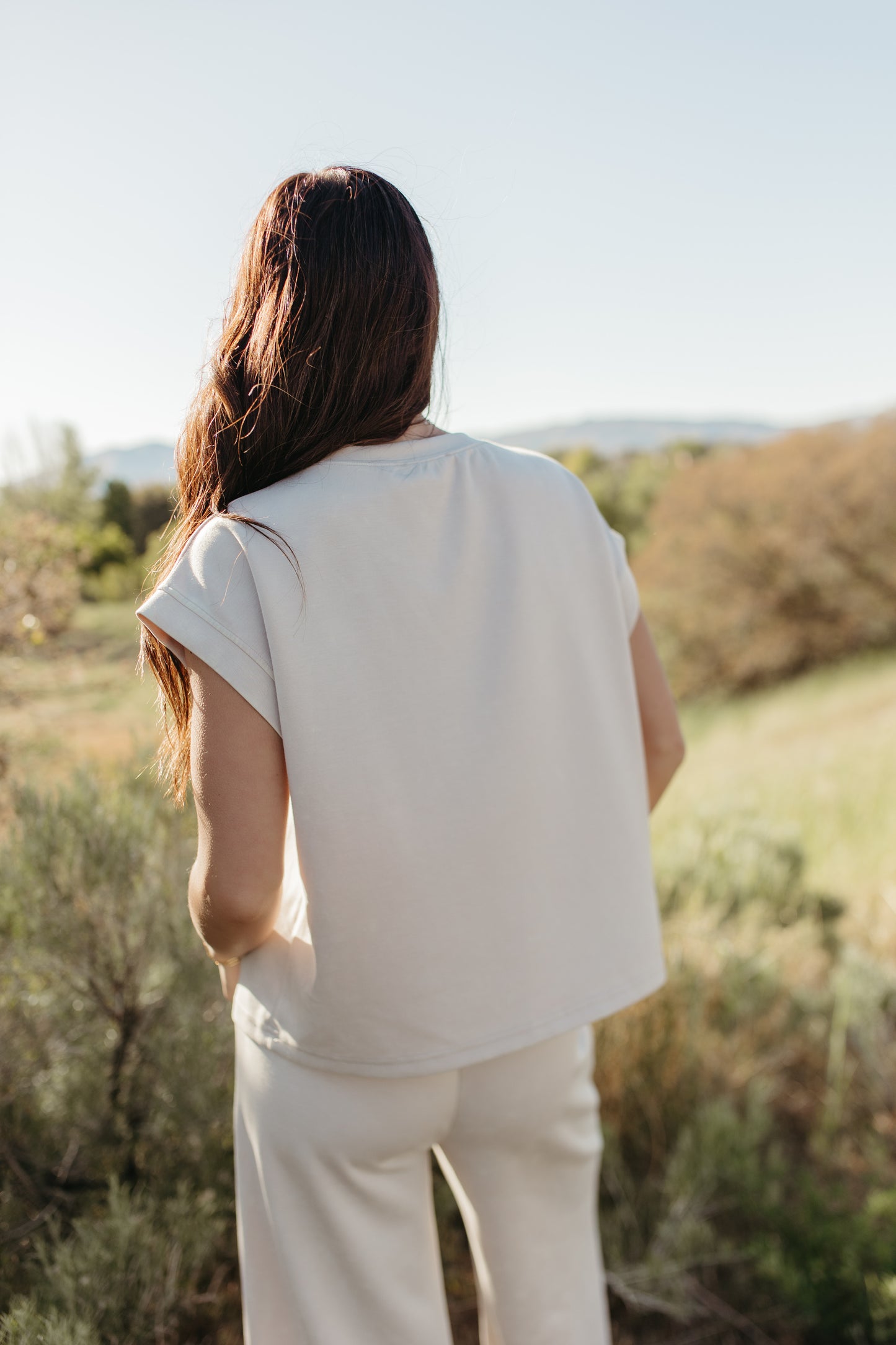 THE GENEVIEVE MINERAL WASHED TOP IN CREAM