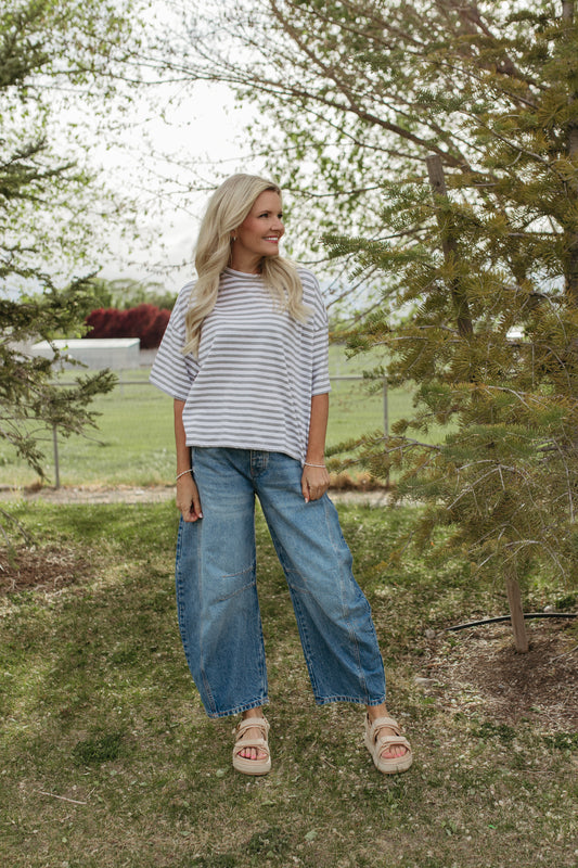 THE EVELYN OVERSIZED STRIPE TEE IN GREY/WHITE