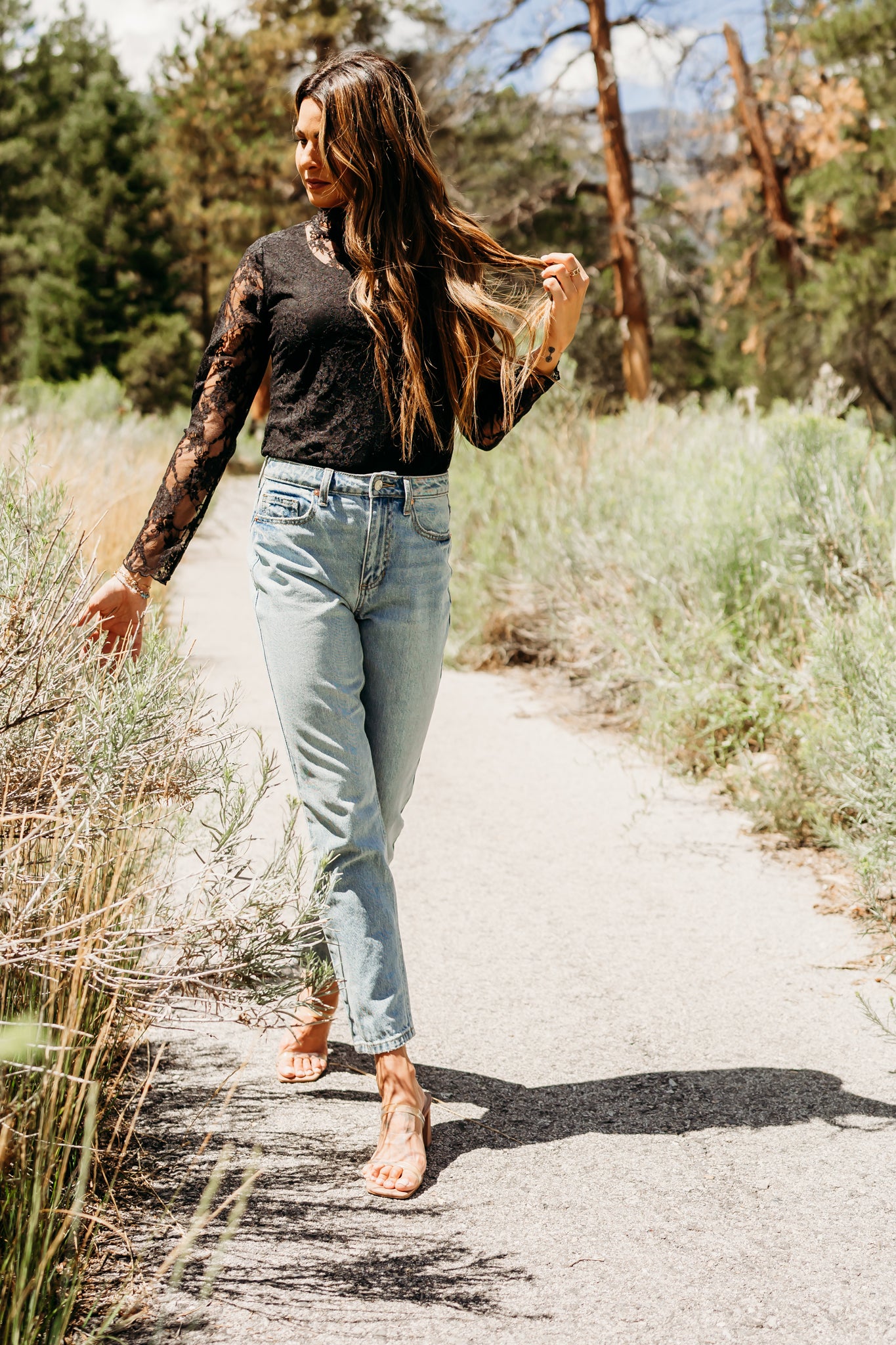 THE LAYERING CAP SLEEVE TEE IN BLACK BY MIKAROSE