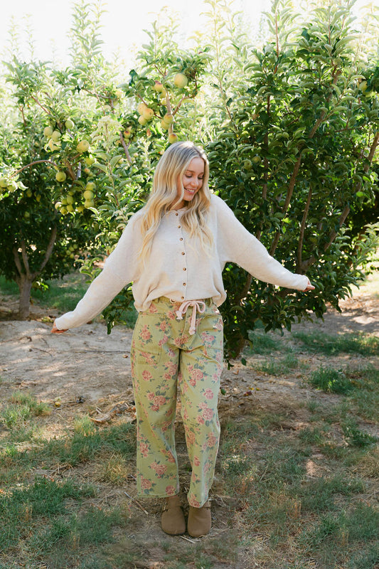 THE CHARLI FLORAL PRINT PANTS IN OLIVE