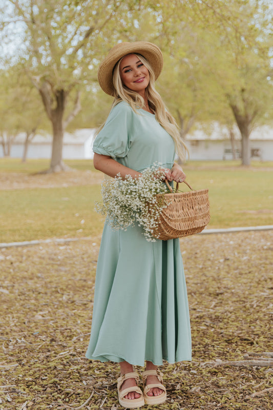 THE AMARI OVERSIZED MAXI DRESS IN ALOE