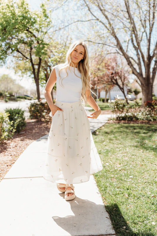 THE ASTERIA FLOWER EMBROIDERED SKIRT IN CREAM