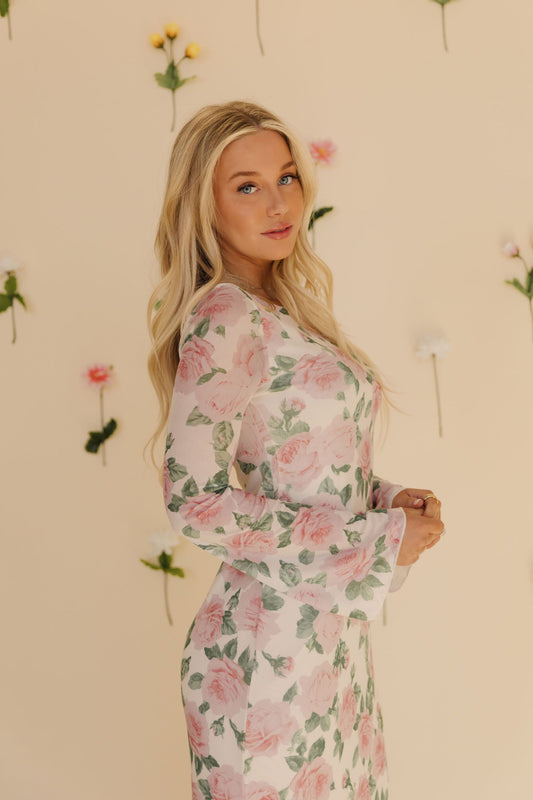 THE ROSALINA FLORAL PRINT MAXI DRESS IN LIGHT PINK