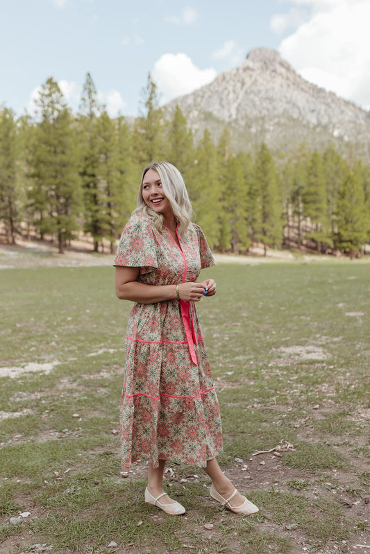 THE QUINLEE CONTRAST MIDI DRESS IN CORAL