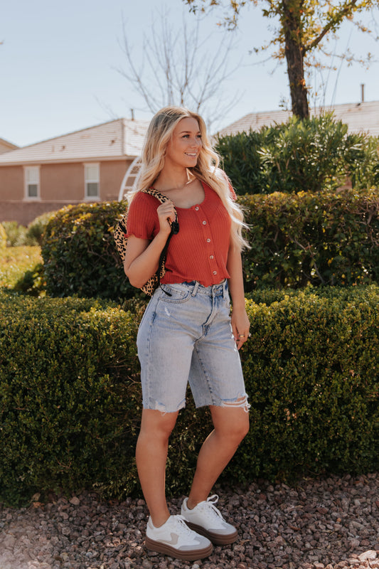 THE LILO HIGH RISE DISTRESSED BERMUDA SHORTS IN MEDIUM WASH