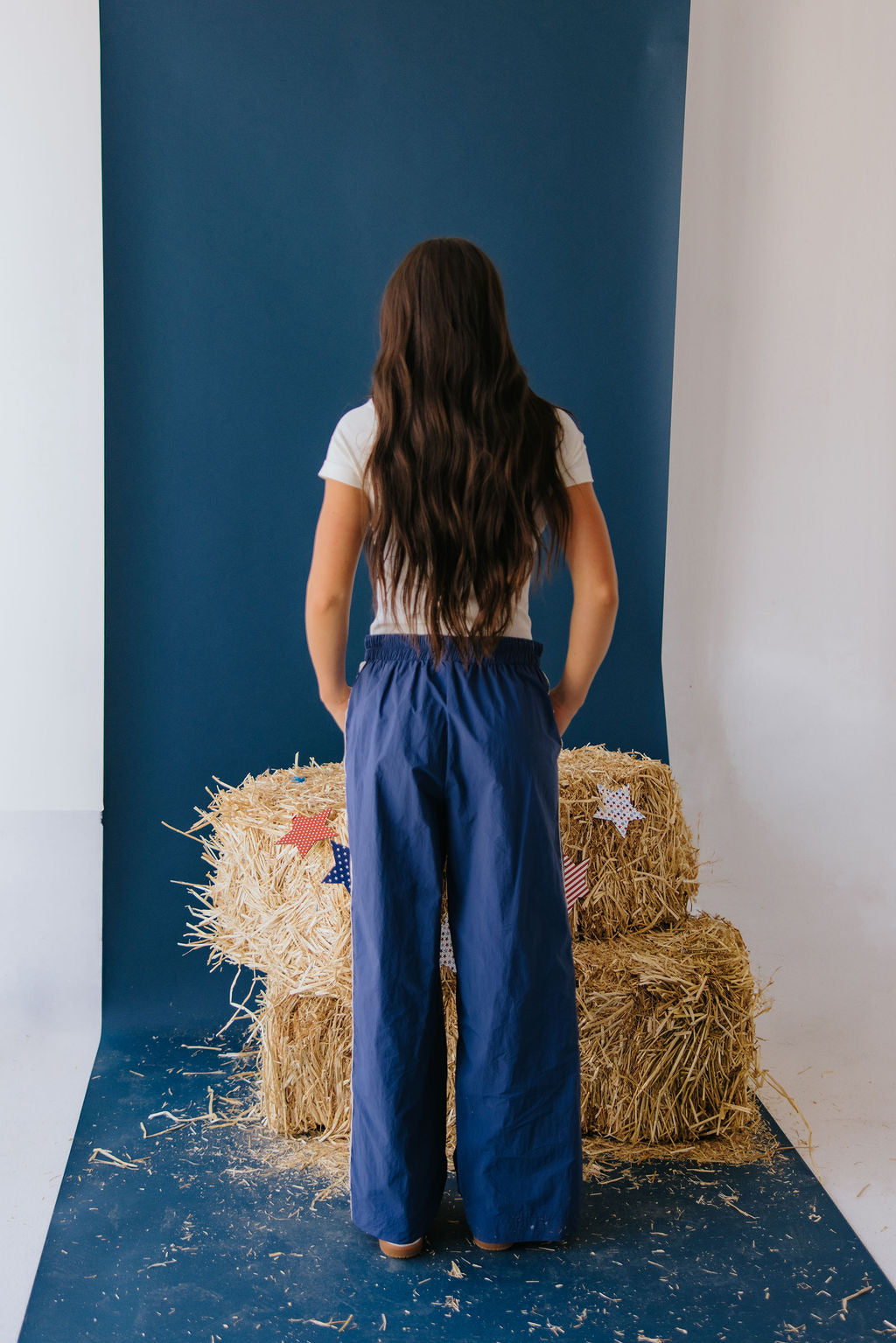 THE JAYDEN LACE TRACK PANTS IN NAVY