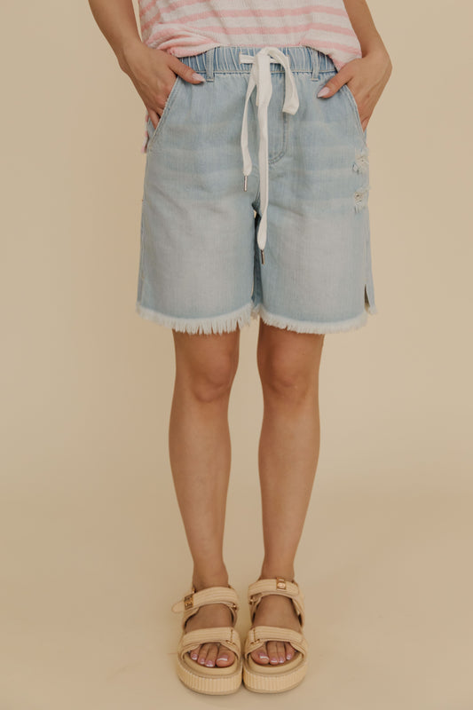 THE BLAKELY HIGH RISE BOYFRIEND SHORTS IN LIGHT DENIM