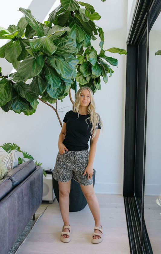 THE LAYTON RELAXED SHORTS IN LEOPARD