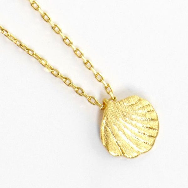 THE DAINTY GOLD DIPPED SEASHELL NECKLACE