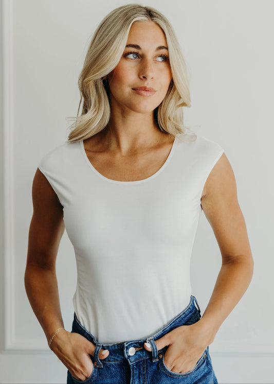 THE LAYERING CAP SLEEVE TEE IN CREAM BY MIKAROSE