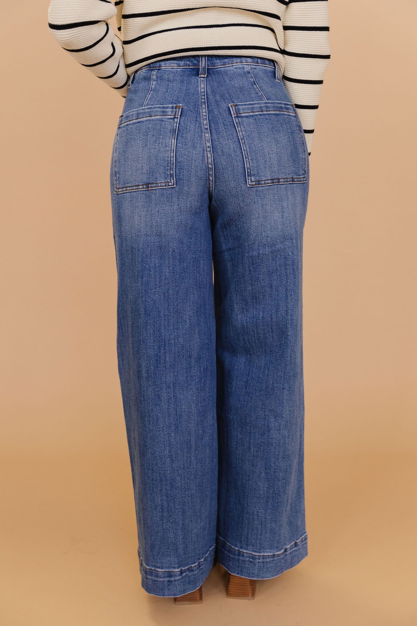 THE ELIANA HIGH RISE WIDE LEG JEANS IN MEDIUM