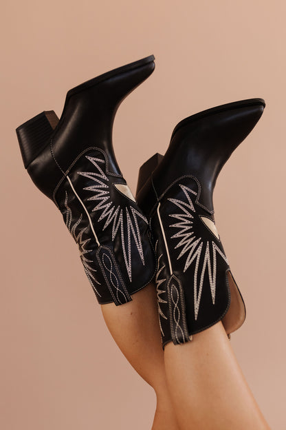 THE CONTRAST COWBOY BOOTS IN BLACK