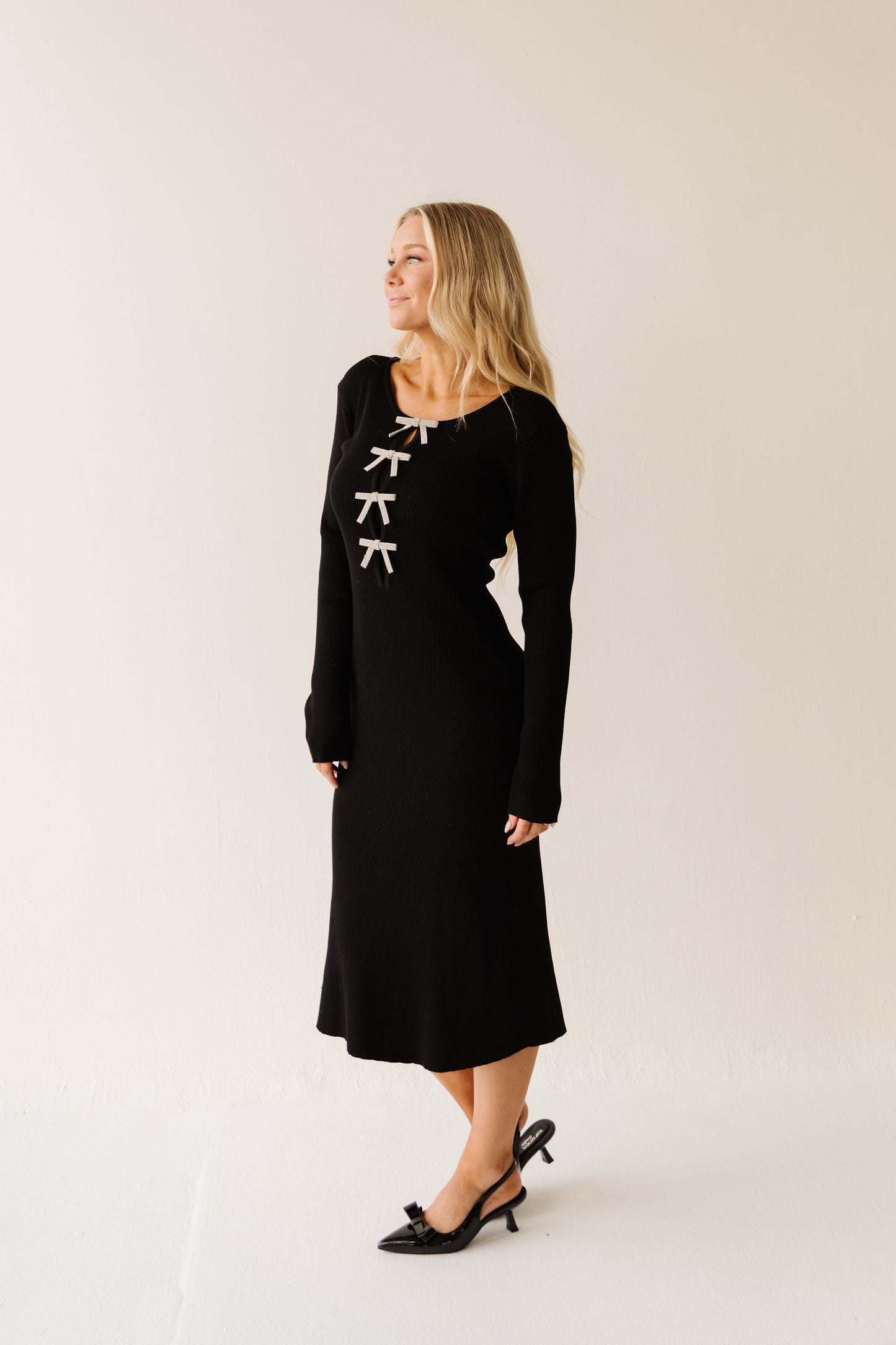 THE VIVI KITTEN HEEL IN BLACK