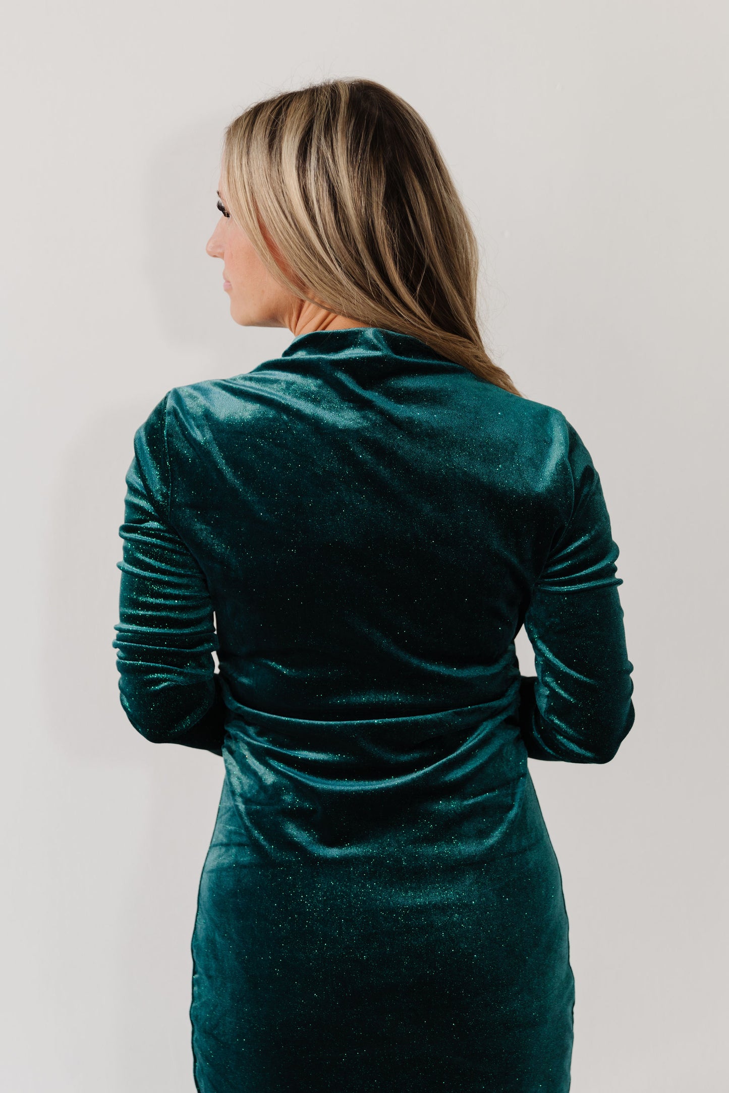THE WHITNEY GLITTERY VELVET DRESS IN EMERALD