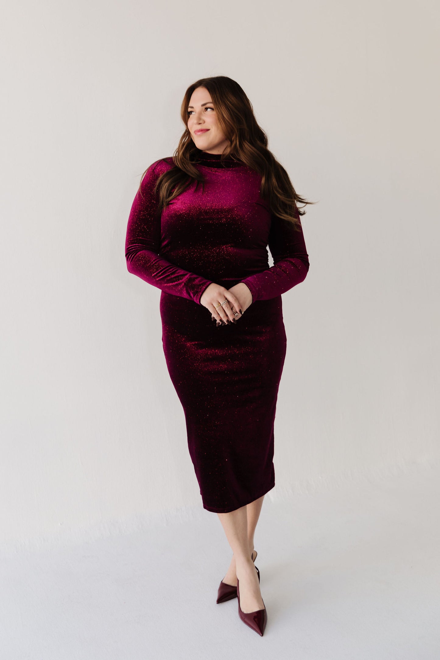 THE WHITNEY GLITTERY VELVET DRESS IN BURGUNDY