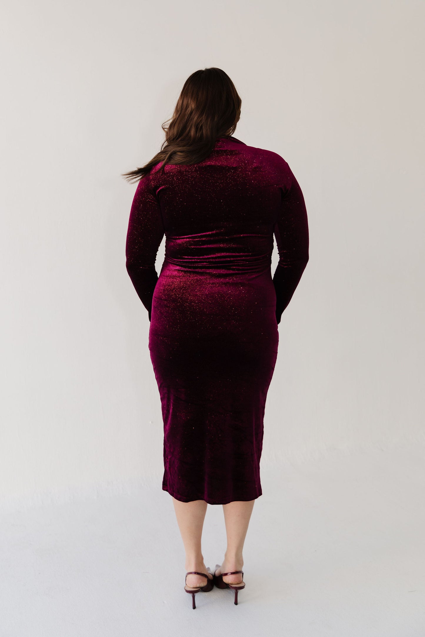 THE WHITNEY GLITTERY VELVET DRESS IN BURGUNDY