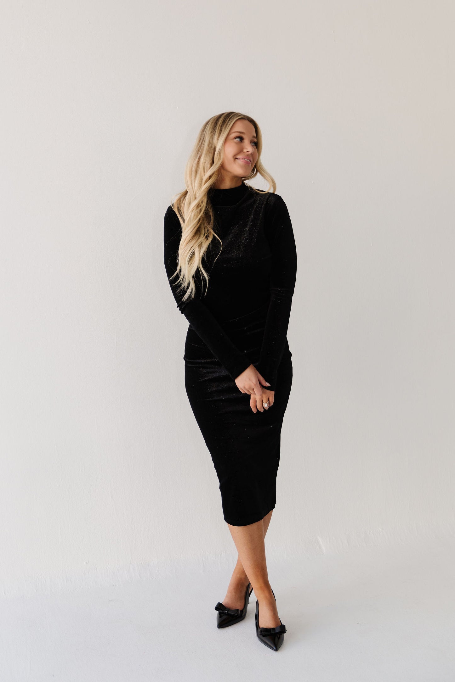 THE WHITNEY GLITTERY VELVET DRESS IN BLACK