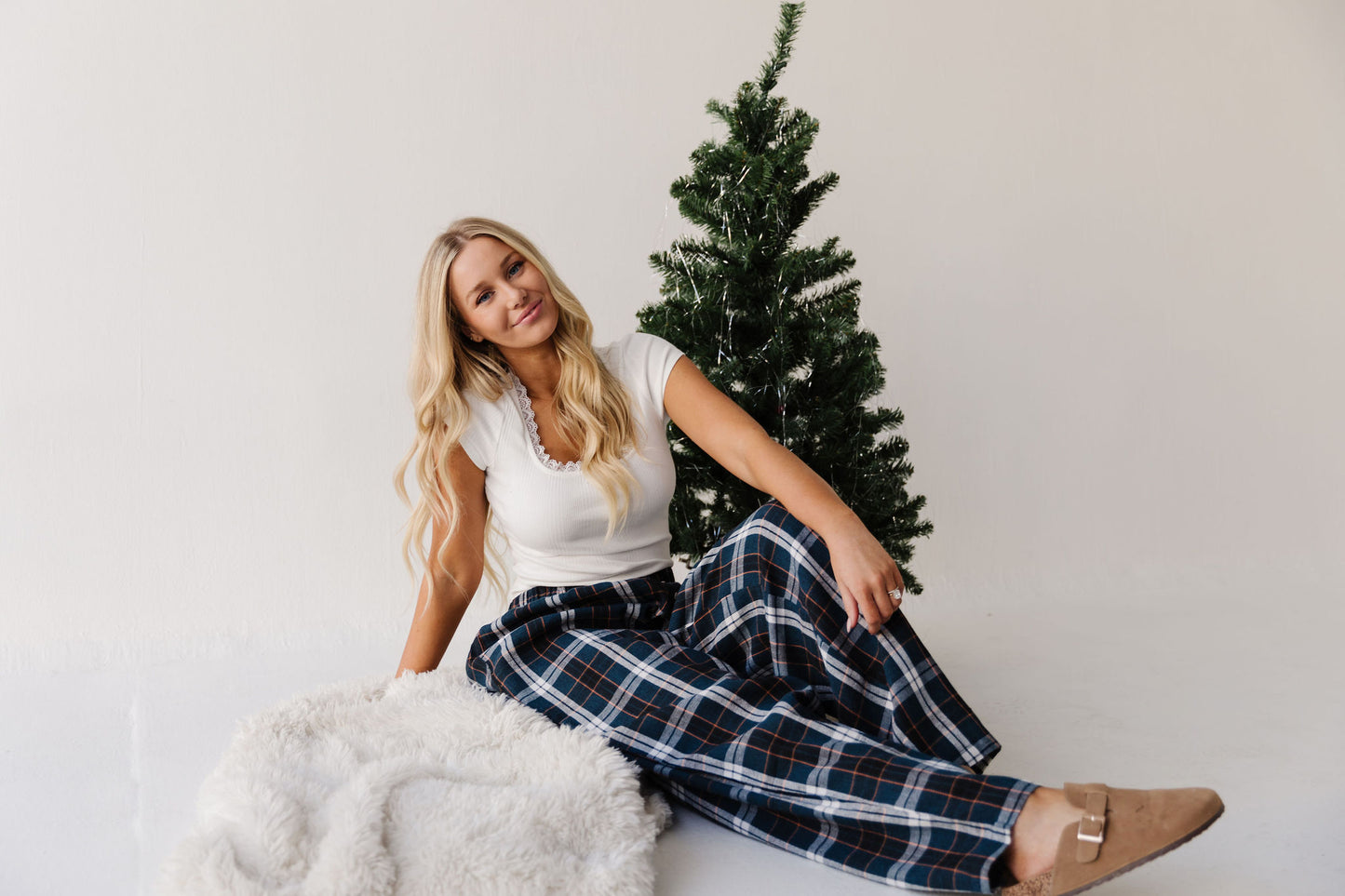 THE JORDY LOUNGE PANTS IN NAVY PLAID