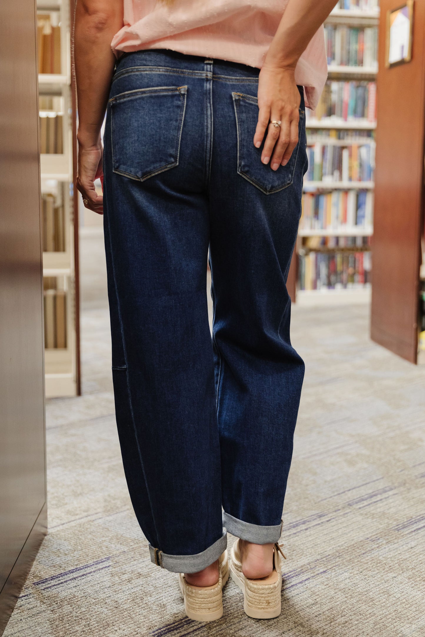 THE HILLARY HIGH RISE BARREL JEANS IN DARK
