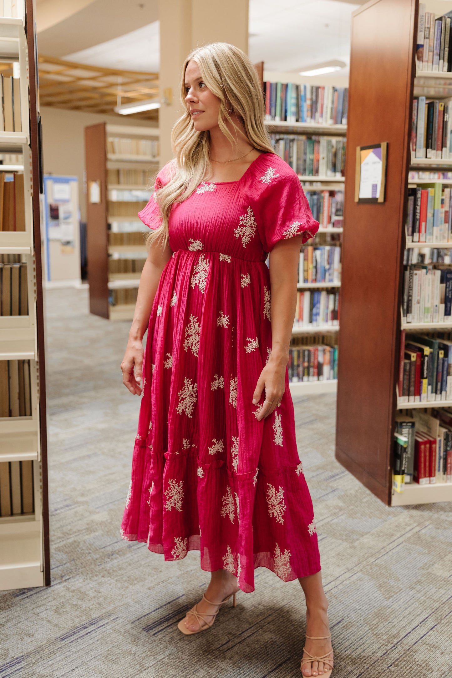 THE CAMILE PUFF SLEEVE MIDI DRESS IN BERRY