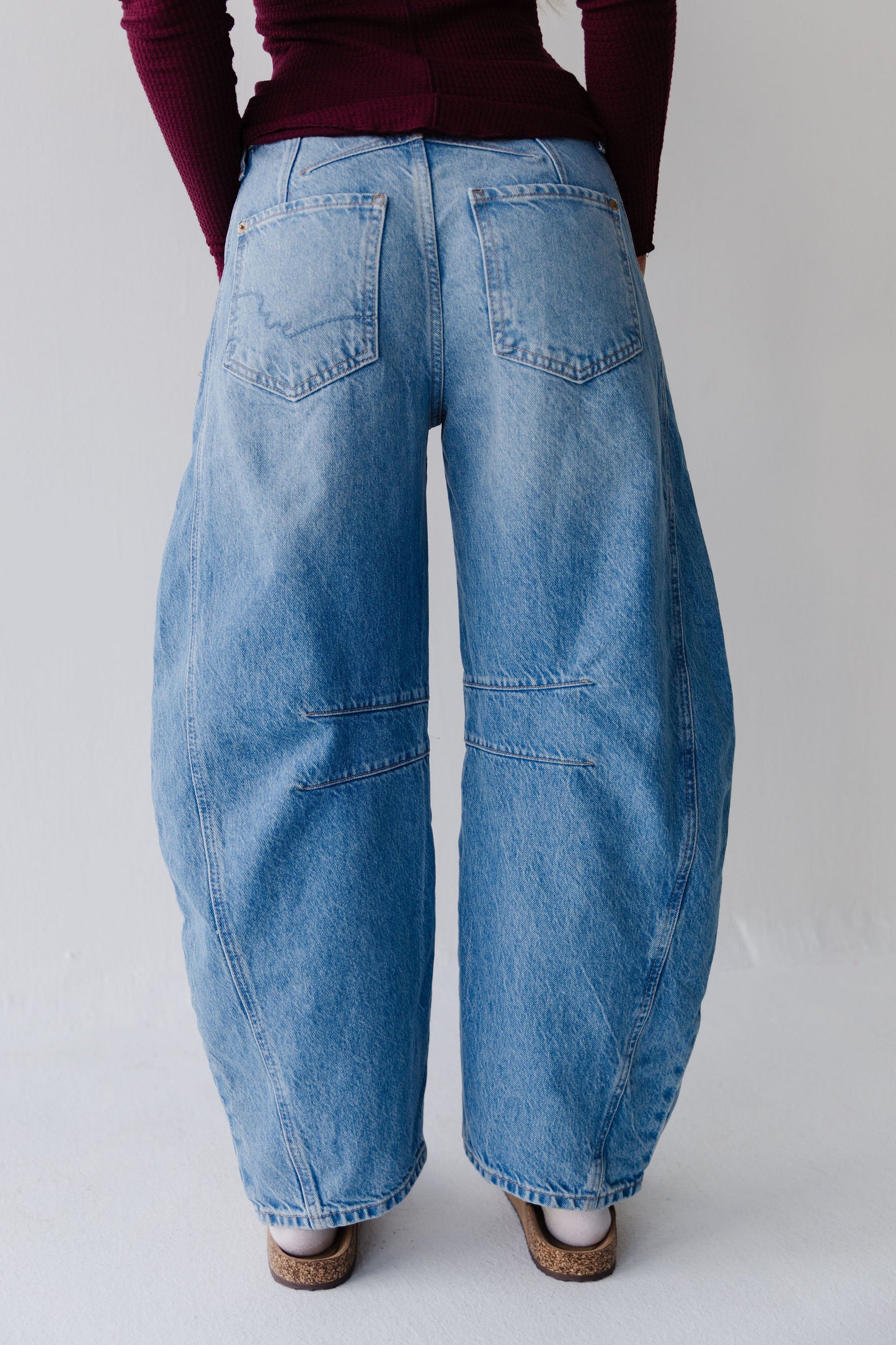 FREE PEOPLE GOOD LUCK MID RISE BARREL JEAN IN ULTRA LIGHT