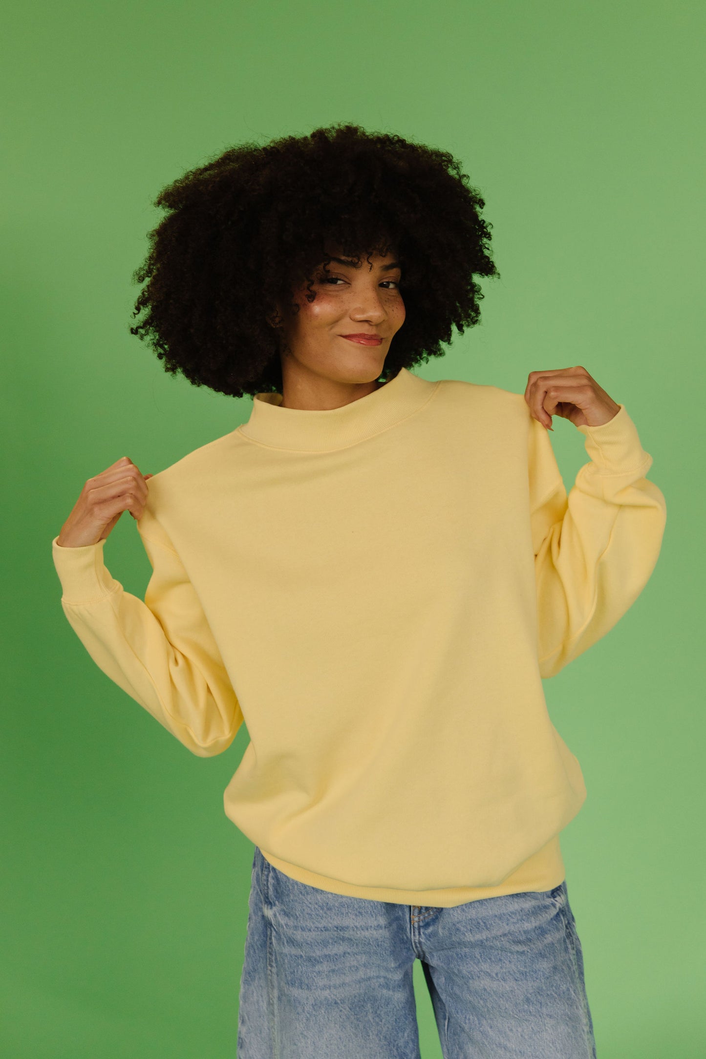 THE PARKER OVERSIZED MOCKNECK SWEATSHIRT IN LEMON