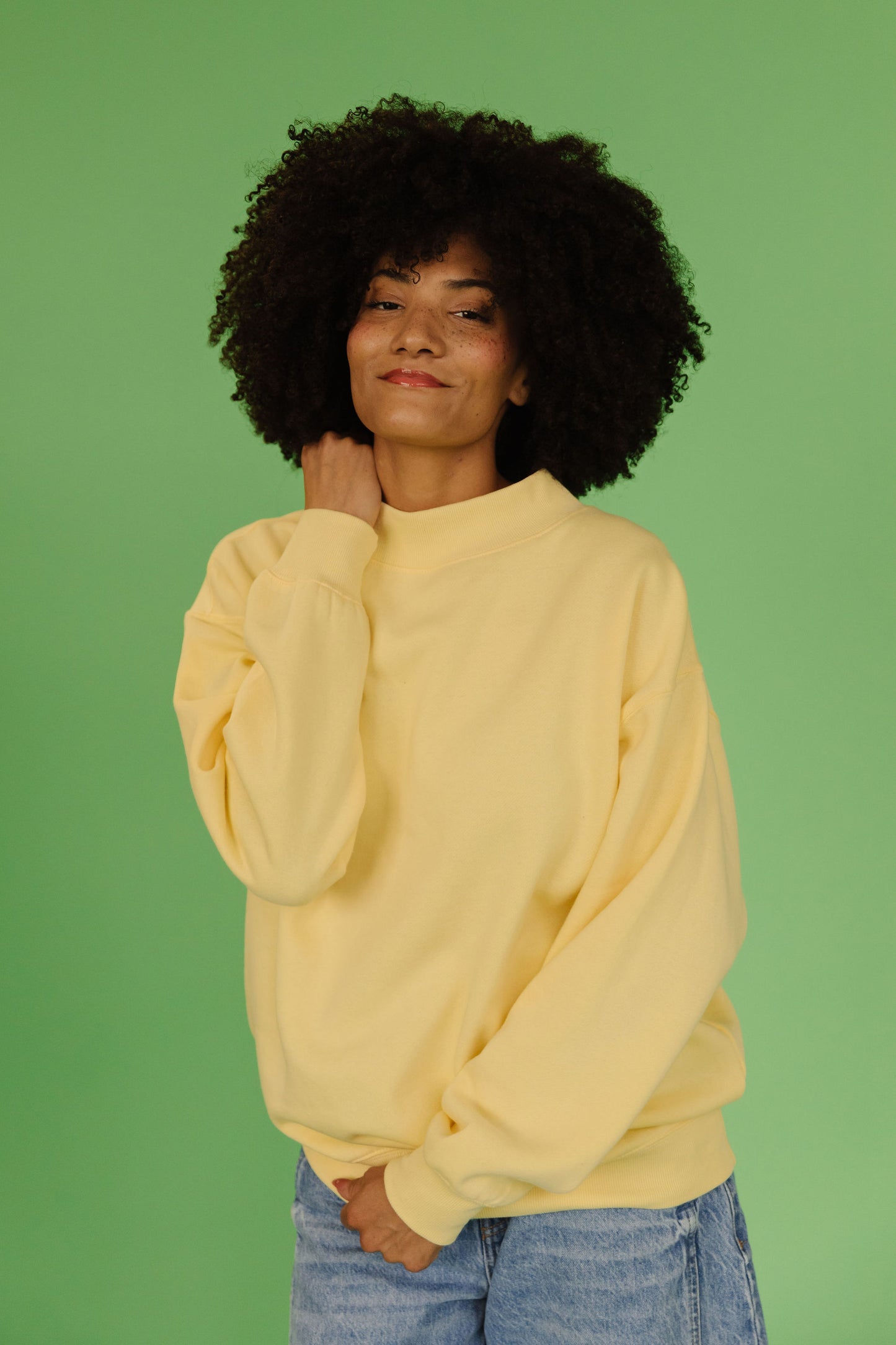 THE PARKER OVERSIZED MOCKNECK SWEATSHIRT IN LEMON