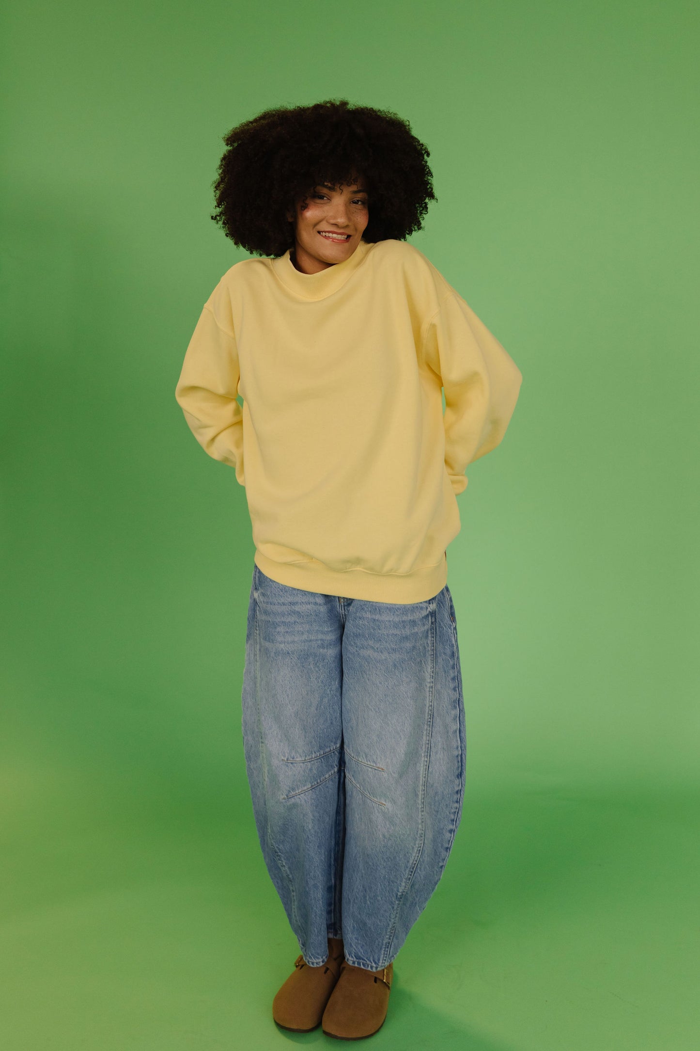 THE PARKER OVERSIZED MOCKNECK SWEATSHIRT IN LEMON