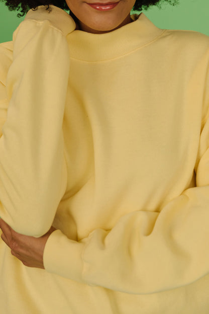 THE PARKER OVERSIZED MOCKNECK SWEATSHIRT IN LEMON
